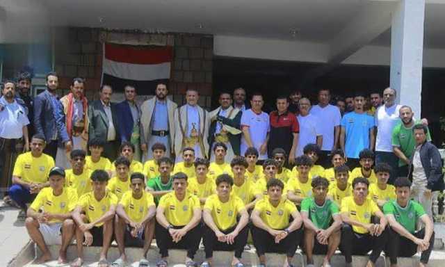 وزير الشباب يلتقي منتخب الشباب الذي يقيم معسكره في صنعاء