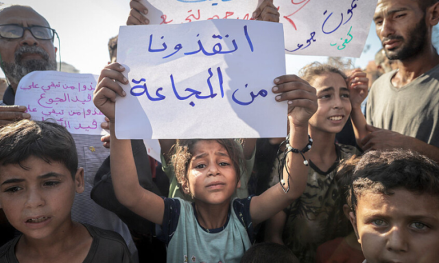 الأونروا تدق ناقوس الخطر .. الوضع بغزة كارثي خطير جدا