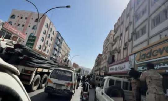 نار الاحتجاجات تشتعل من جديد بحضرموت ..اغلاق شوارع رئيسية في المكلا