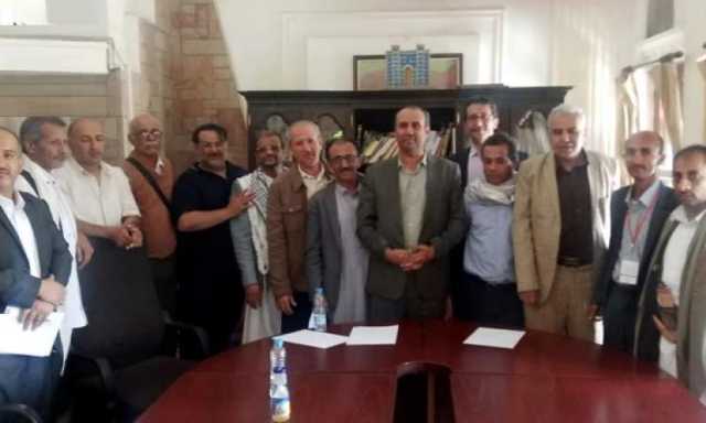 وزير الثقافة والسياحة يؤكد على أهمية الدور التنويري للمثقفين والأدباء