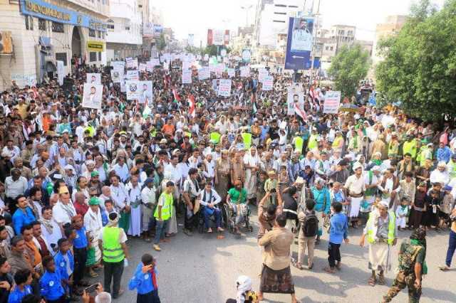 اليمنيون يجددون تأكيدهم على ثباتهم مع غزة ومواجهة مخططات الاعداء