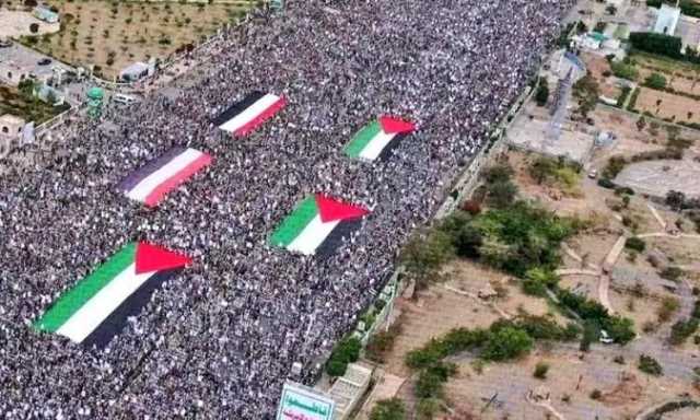 السيد القائد يدعو لمليونية تتويجا لعامين من الاحتشاد في الساحات