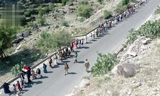 مسير وعرض شعبي لـ3 آلاف من قوات التعبئة في مديرية جبل رأس بالحديدة