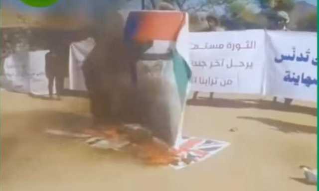 غضب في شبوة: حرق أعلام الإمارات وأمريكا وإسرائيل