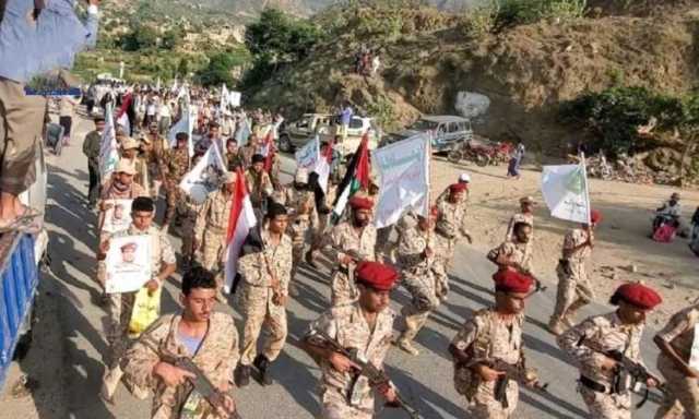عرض شعبي لقوات التعبئة في أفلح اليمن بحجة