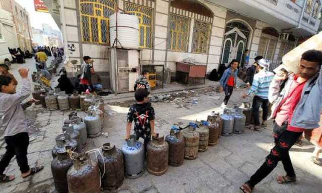 تعز المحتلة: ازمة غاز خانقة وسط عجز المرتزقة عن تقديم حلول
