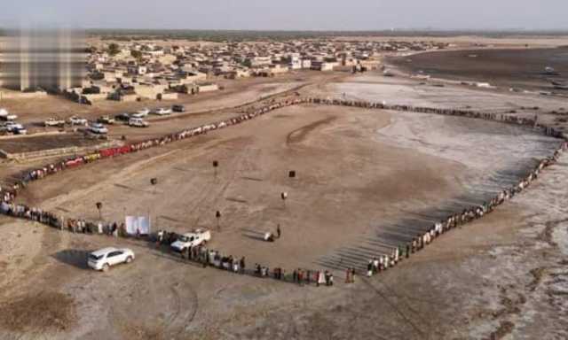 وقفة قبلية في المنيرة بالحديدة لإعلان النكف والنفير في مواجهة الأعداء