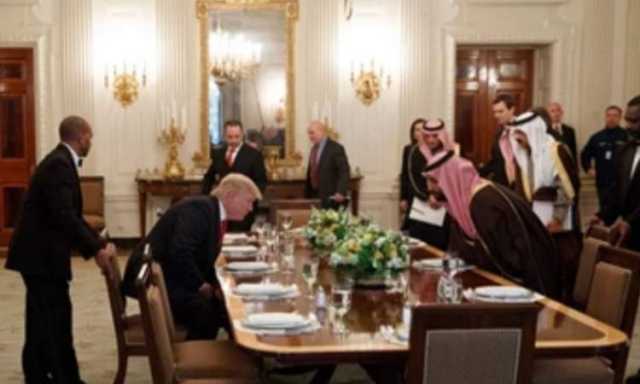 واشنطن بوست: البيت الأبيض يكافئ ابن سلمان بـ عشاء دولة على أمل تطبيع العلاقات مع إسرائيل