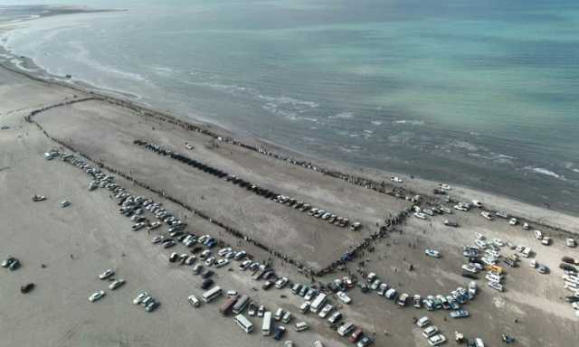 وقفة قبلية مسلحة بالحديدة تأكيدا للجهوزية في مواجهة العدو