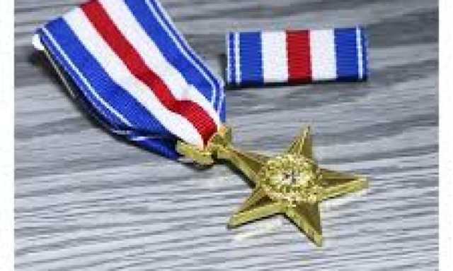 النجمة الفضية .. اعنف اعتراف امريكي بضراوة جبهة اليمن .. فيديو