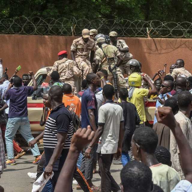 قاسم مشترك واحد بانقلابات إفريقيا.. ما علاقة فرنسا؟