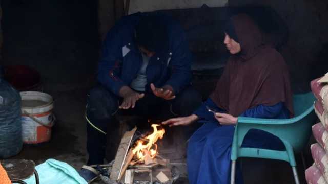 أرخص 9 طرق للحماية من الشتاء.. بينها سد النوافذ بقطع القماش القديمة