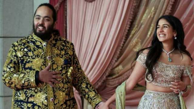 شلل مروري في عاصمة الزحام.. زفاف نجل أغنى رجل في آسيا يغلق شوارع مومباي