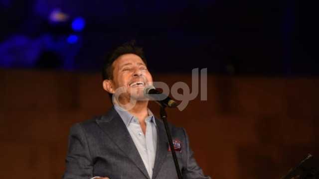هاني شاكر يدعم فلسطين بمقطع غنائي: الشعب العربي في صفي (فيديو)