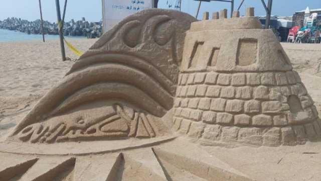 «مصايف الإسكندرية» تنظم ورشة لتعليم الأطفال النحت على الرمال