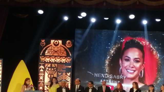 تكريم هند صبري في حفل افتتاح مهرجان أسوان لأفلام المرأة: «أنا محظوظة»
