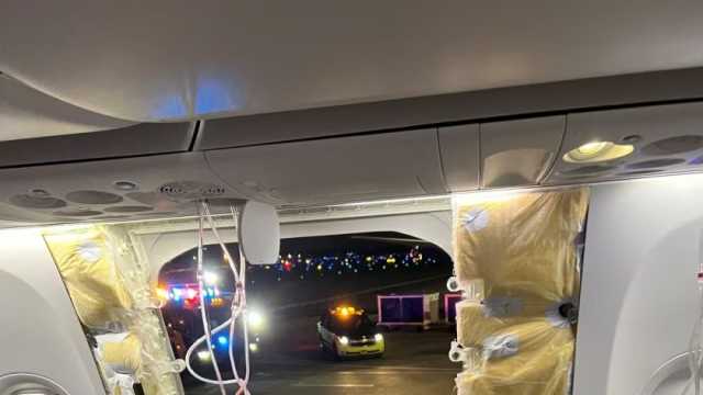 ما سبب تعليق طائرات بوينج 737؟.. 177 راكبا كادوا يفقدون حياتهم