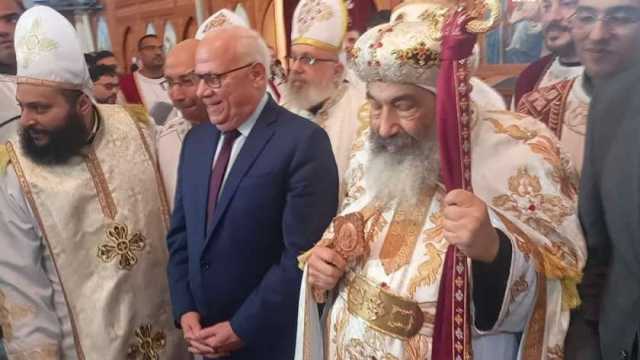 محافظ بورسعيد يهنئ الأقباط بعيد الميلاد المجيد: أدام الله وحدتنا