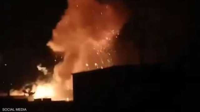 لحظة استهداف الاحتلال الإسرائيلي مواقع في ريف حلب بسوريا (فيديو)