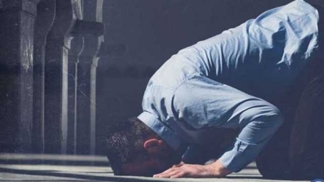 حكم ترك سجدة التلاوة.. هل يؤثم من لم يؤدها؟