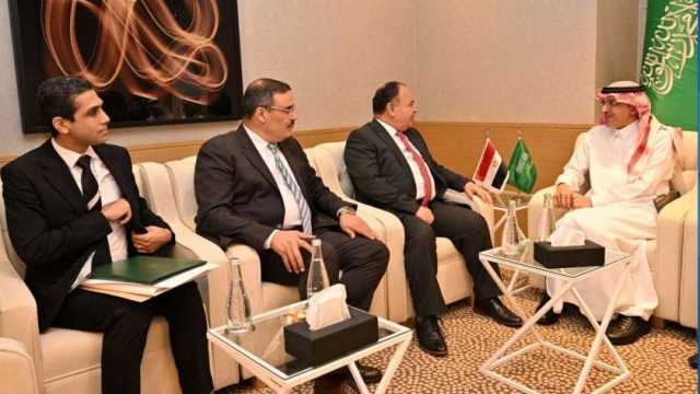 وزير المالية يوقع مذكرة تفاهم مع نظيره السعودي للتعاون المالي