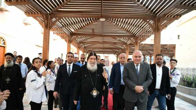 محافظ قنا يزور مار جرجس ويهنئ الأقباط بمناسبة ميلاد الشهيد