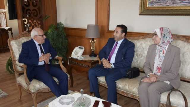 محافظ بورسعيد يستقبل نائب «القومي لتنظيم الاتصالات» لبحث سبل التعاون