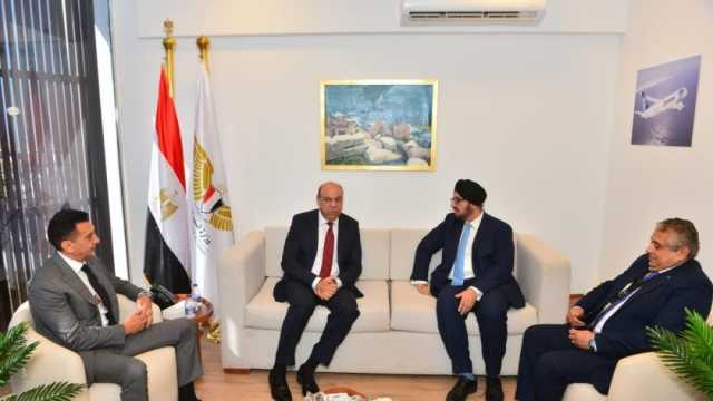 وزير الطيران المدني يبحث مع رئيس شركة بوينج ونائب رئيس المبيعات بمنطقة الشرق الأوسط تعزيز نطاق الشراكة بين الجانبين