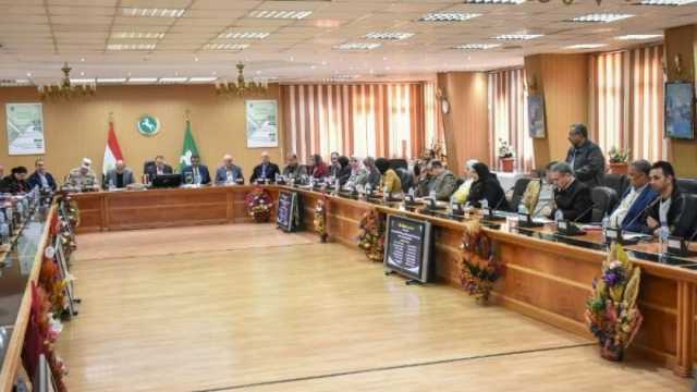 محافظ الشرقية يكلف بتوفير سكن وفرص عمل للأولى بالرعاية وذوي الهمم