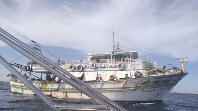 «شؤون البيئة» يضبط مركب صيد مخالف في خليج أبو سومة بالبحر الأحمر