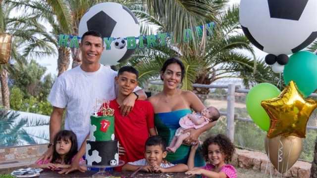 أول تعليق من جورجينا بعد نشر دعوة حفل زفافها من رونالدو.. «تصرف غريب»