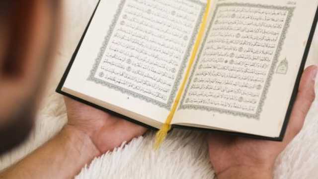 أستاذ فقه بجامعة الأزهر يكشف المراحل الـ4 في علاقة المؤمن بالقرآن.. تبدأ بالتلاوة