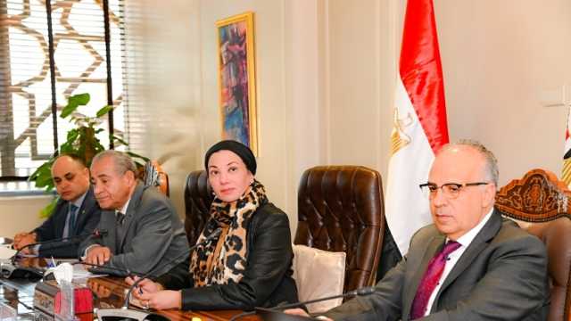 وزراء الري والتموين والبيئة يدرسون آليات التعامل مع مخلفات مصانع السكر
