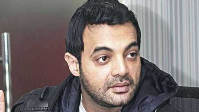عمرو محمود ياسين أثناء تكريم اسم والده بالمسرح القومي: شكرا على التقدير