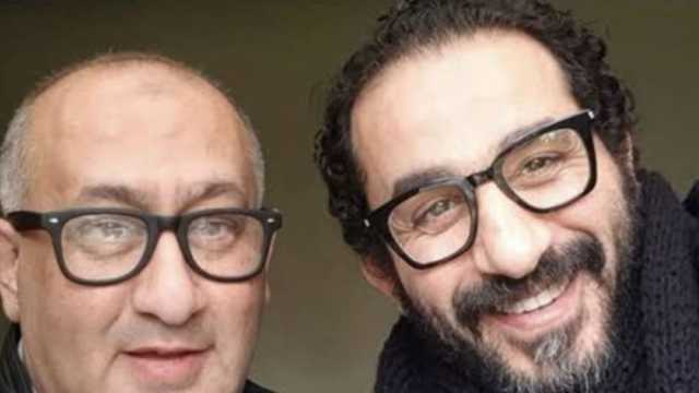 أول تعليق من الفنان أحمد حلمي على وفاة شقيقه.. ويكشف موعد العزاء