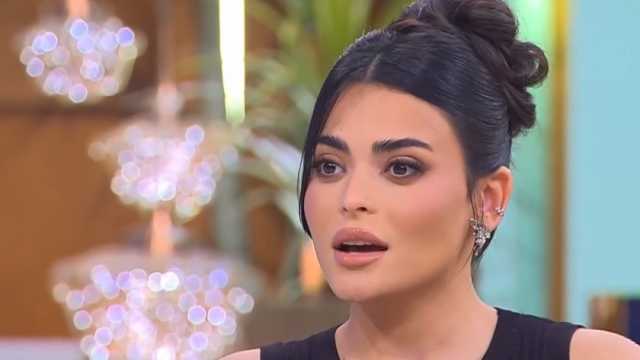 «أحلى واحدة في الكون».. أسماء جلال تخضع لجلسة تصوير جديدة