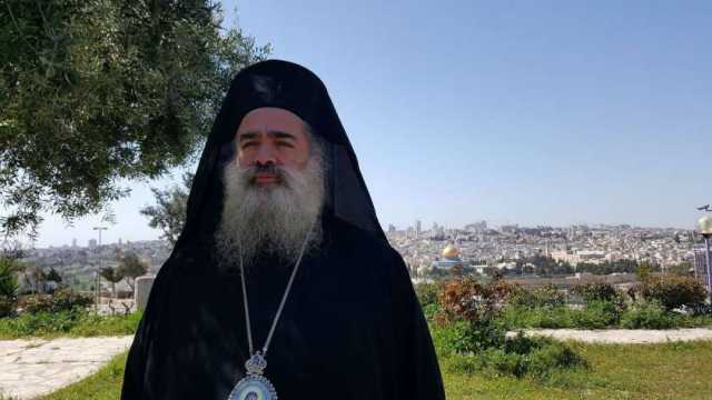 المطران عطا الله حنا: لا يجوز اعتياد مشاهد الموت والدمار في فلسطين