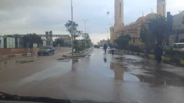 سقوط أمطار متوسطة على البحر الأحمر.. والمحافظة تعلن حالة الطوارئ