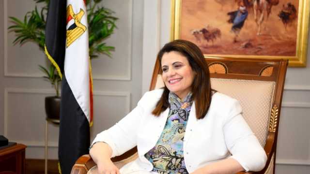 «الهجرة» تبدأ تطبيق نظام العمل عن بُعد يوم الأحد من كل أسبوع