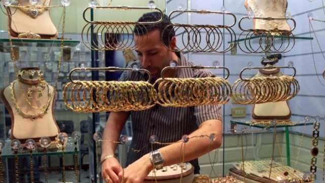 أسعار الذهب في منتصف تعاملات اليوم الاثنين.. «عيار 21 بـ2625 جنيها»