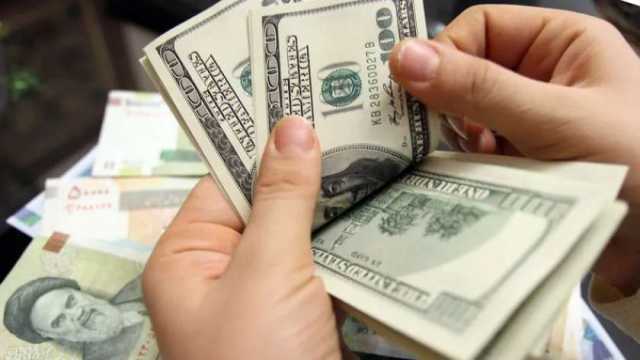 غرامة تصل لـ 5 ملايين جنيه والحبس.. عقوبات التعامل بالنقد الأجنبي خارج البنوك