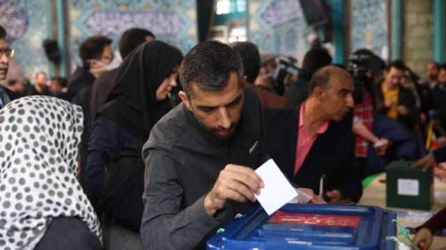بدء فرز الأصوات في الجولة الثانية من الانتخابات الرئاسية الإيرانية 