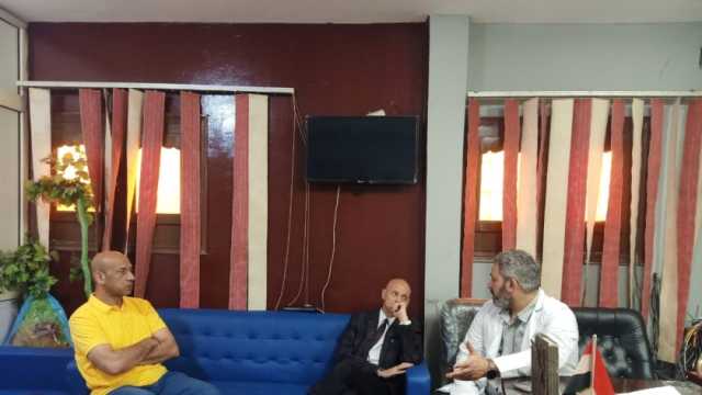 وكيل «صحة الشرقية» يبحث آليات تطوير الخدمات في مستشفى الزقازيق العام