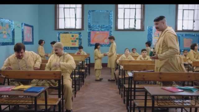 مسلسل الكبير أوي 8 الحلقة 26.. هجرس يساعد حزلقوم للفوز بنصف مليون جنيه