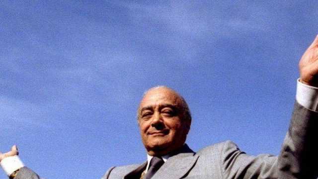 عاجل.. الصلاة على جثمان محمد الفايد في جامع ريجينت بارك بالمركز الإسلامي بلندن