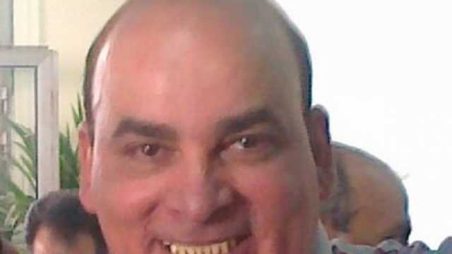 نقل الشاعر أمل الطائر إلى المستشفى لمروه بأزمة صحية.. وزوجته: «ادعوله»