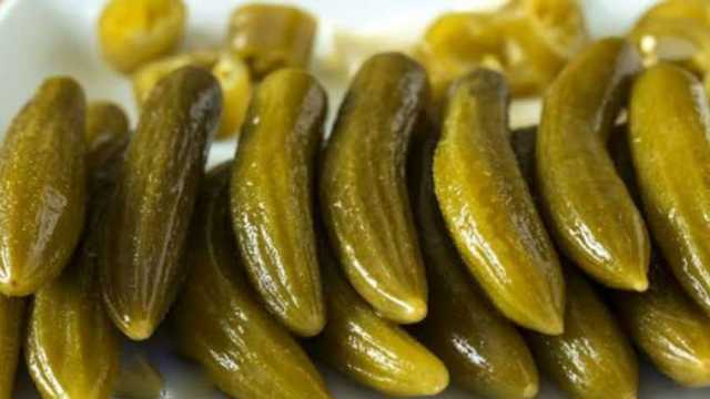 طريقة تخليل الخيار مثل المحلات خطوة بخطوة.. هيفتح نفسك للأكل