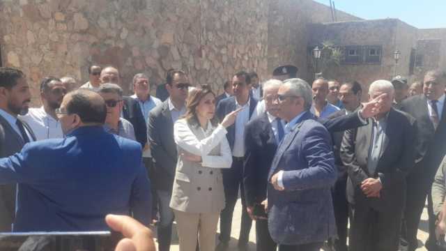 وزيرة الثقافة توجه بسرعة الانتهاء من أعمال تطوير المسرح الصيفي بطور سيناء