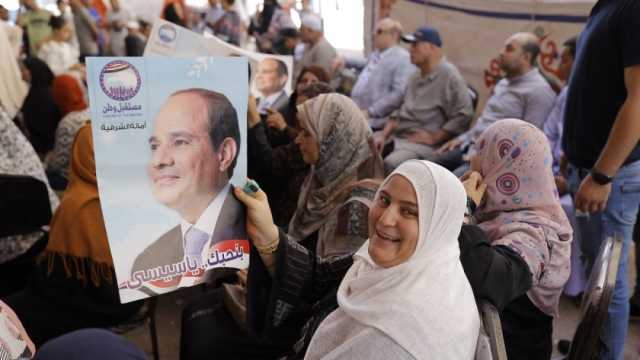 في اليوم الرابع.. السيدات يتصدرن المشهد لتحرير توكيلات تأييد الرئيس السيسي