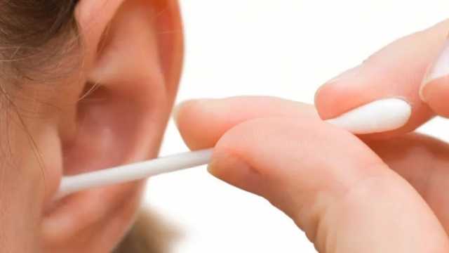 حكم تنظيف الأذن في رمضان.. اعرف ماذا قال عنه «الشافعية»؟